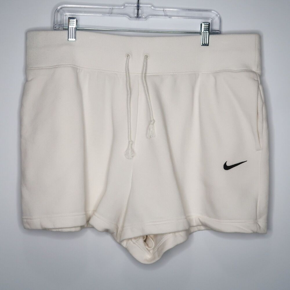 Nike Womens Sweat Shorts Size 1X White Soft High Rise Active Yoga Gym Athleisure